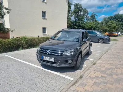 Gebraucht VW Tiguan LOUNGE 150 PS (110 kW) 2016 Grau SUV