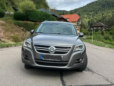 Gebraucht VW Tiguan 140 PS (102 kW) 2010 Grau SUV