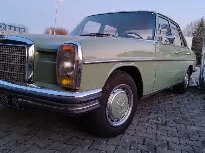 Gebraucht Mercedes 280 185 PS (136 kW) 1973 Grün Limousine