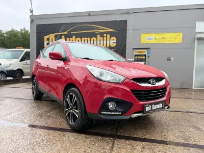 Gebraucht Hyundai ix35 135 PS (99 kW) 2013 Rot SUV