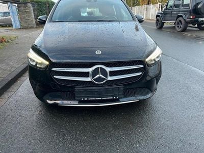 Mercedes B200