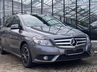 Gebraucht Mercedes B180 122 PS (89 kW) 2012 Mountaingrau Van / Kleinbus