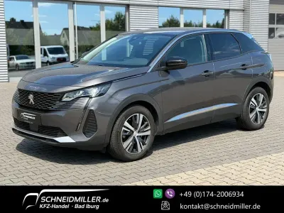 Gebraucht Peugeot 3008 Allure 131 PS (96 kW) 2022 Grau SUV