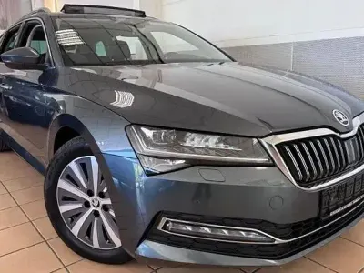 Gebraucht Skoda Superb Premium Edition 200 PS (147 kW) 2022 Quarzgrau metallic Kombi
