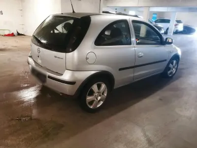 Second-hand Opel Corsa 75 CP (55 kW) 2004 Argintiu Hatchback