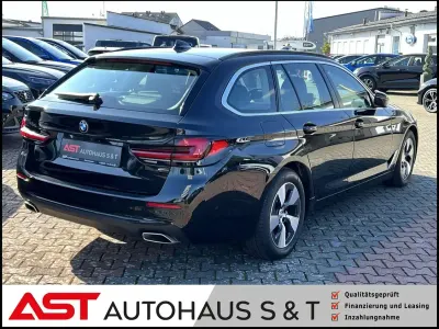 Gebraucht BMW 520 190 PS (139 kW) 2023 Schwarz Kombi