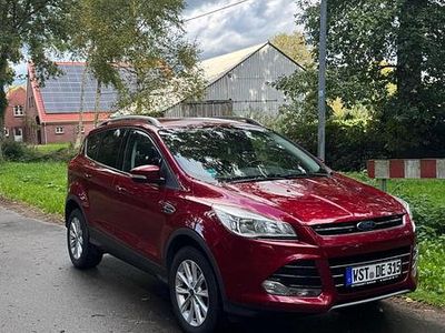 Gebraucht Ford Kuga 150 PS (110 kW) 2015 Rot SUV