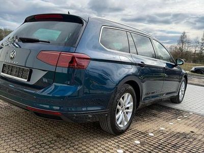 Gebraucht VW Passat Business 150 PS (110 kW) 2021 Blau Limousine
