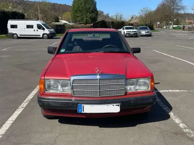 Brugt Mercedes 190 109 HK (80 kW) 1992 Rød Sedan