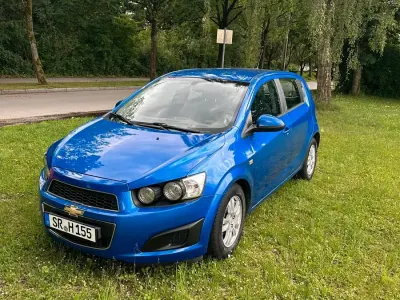 Gebraucht Chevrolet Aveo 100 PS (73 kW) 2012 Blau Kleinwagen