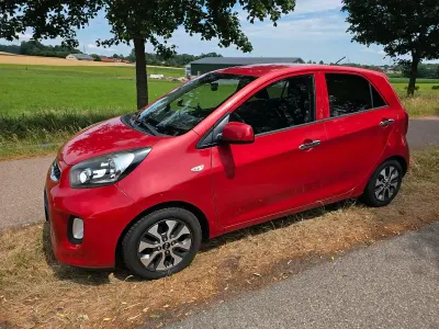Gebraucht Kia Picanto 70 PS (51 kW) 2015 Rot Kleinwagen