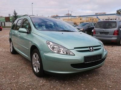 Grün Gebraucht 2003 Peugeot 307 Premium Kombi | 2.850 € (Teuer)