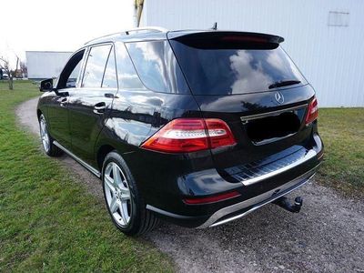 Second-hand Mercedes ML350 258 CP (189 kW) 2014 Negru SUV