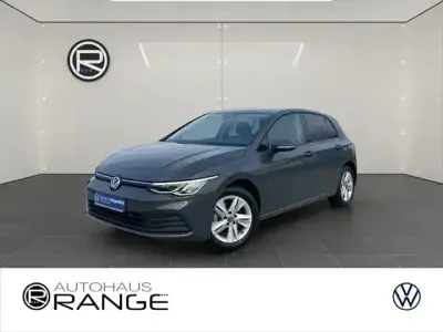 Używany VW Golf VIII Life 150 KM (110 kW) 2021 Szary Sedan/Limuzyna
