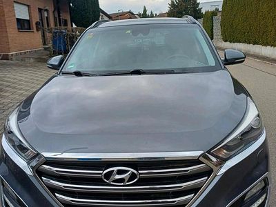 Gebraucht Hyundai Tucson 136 PS (100 kW) 2016 Grau SUV