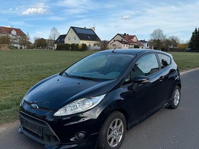 Gebraucht Ford Fiesta Trend 94 PS (69 kW) 2010 Schwarz Kleinwagen