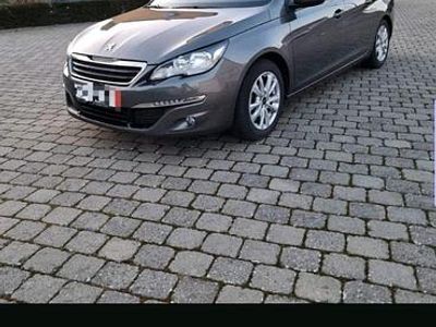 Grau Gebraucht 2016 Peugeot 308 Kombi | 8.000 € (Fairer Preis)