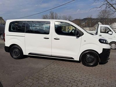 Second-hand Opel Vivaro 120 CP (88 kW) 2020 Alb Monovolum