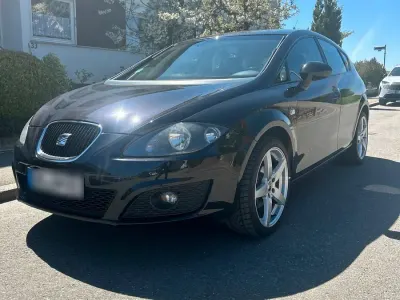 Usata Seat Leon 125 CV (91 kW) 2011 Nero Utilitaria