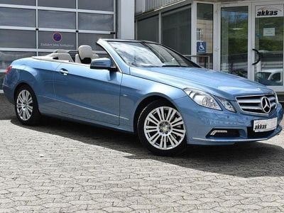 Gebraucht Mercedes E250 Avantgarde 204 PS (150 kW) 2010 Blau Cabrio