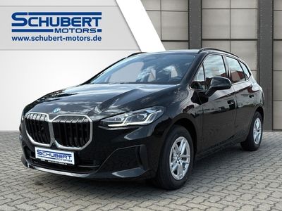 Saphirschwarz metallic Gebraucht 2025 BMW 216 Active Tourer Sport Line Van / Kleinbus | 28.490 € (Fairer Preis)