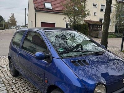 Second-hand Renault Twingo 75 CP (55 kW) 2002 Albastru Hatchback