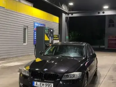 Gebraucht BMW 320 170 PS (125 kW) 2010 Schwarz Limousine