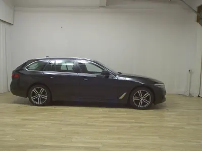 Gebraucht BMW 520 190 PS (139 kW) 2022 Schwarz Kombi