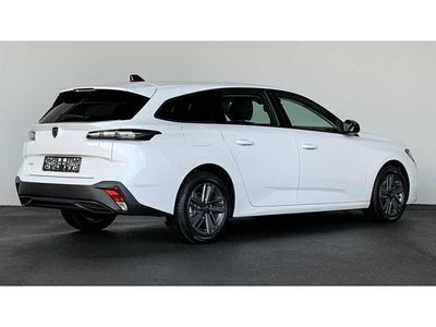 Gebraucht Peugeot 308 Active 131 PS (96 kW) 2023 Weiss/schneeweiss / uni Kombi
