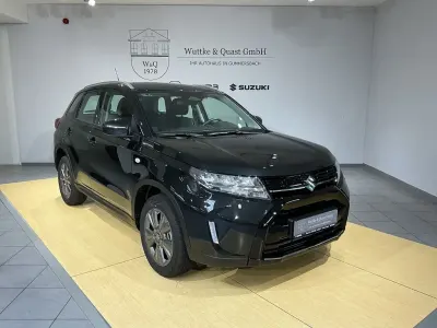 Neu Suzuki Vitara Club 110 PS (80 kW) 2026 Schwarz SUV