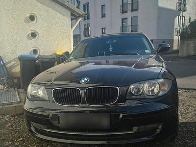 Gebraucht BMW 116 122 PS (89 kW) 2010 Schwarz Kleinwagen