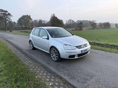 Silber Gebraucht 2004 VW Golf IV Kleinwagen | 3.654 € (Teuer)