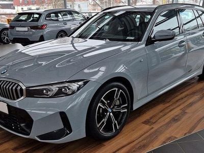 Grau Gebraucht 2025 BMW 330 M Sport Limousine | 39.998 €