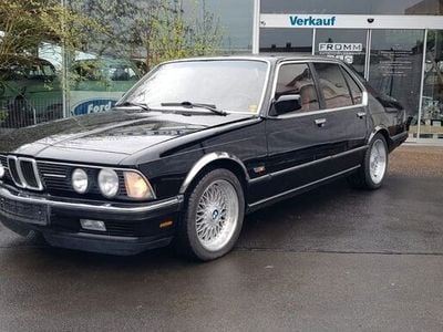 Gebraucht BMW 735 218 PS (160 kW) 1985 Schwarz metallic Limousine