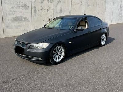 Second-hand BMW 325 218 CP (160 kW) 2005 Negru Berlinǎ