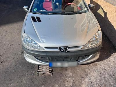 Gebraucht Peugeot 206 CC 136 PS (100 kW) 2001 Silber Cabrio