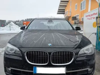 Gebraucht BMW 750 465 PS (342 kW) 2010 Schwarz Limousine