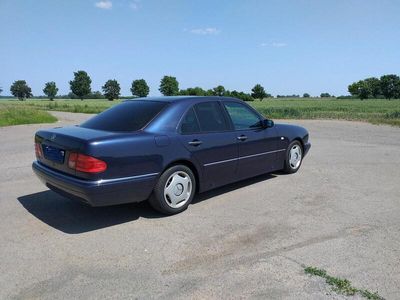 Mercedes E280