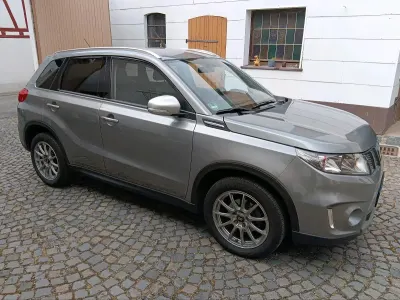 Gebraucht Suzuki Vitara 140 PS (102 kW) 2017 Grau SUV