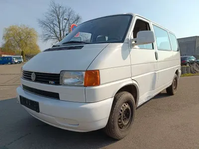 Second-hand VW Caravelle 88 CP (64 kW) 2003 Alb Van