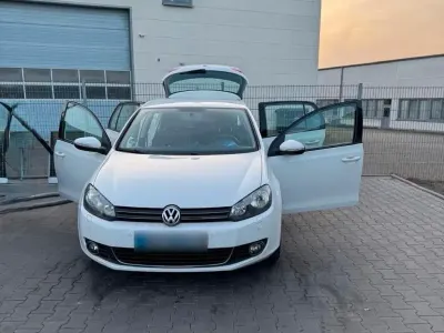 Gebraucht VW Golf VI Highline 122 PS (89 kW) 2011 Weiß Limousine