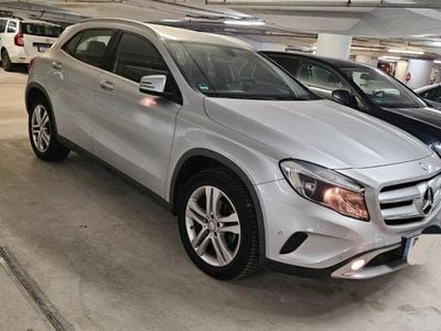 Mercedes GLA220