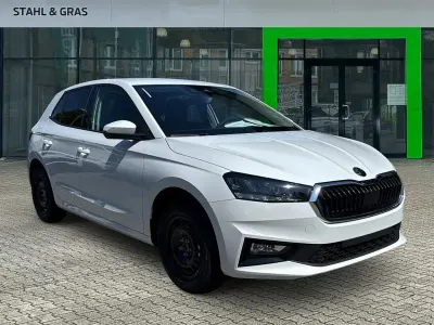 Neu Skoda Fabia Essence 80 PS (58 kW) 2026 Grau Kleinwagen