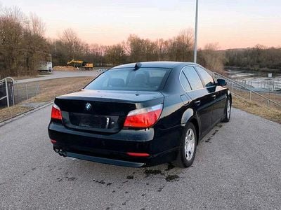 Gebraucht BMW 523 177 PS (130 kW) 2006 Schwarz Limousine