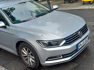 Second-hand VW Passat Comfortline 120 CP (88 kW) 2018 Argintiu Break