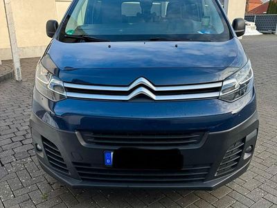 Blau Gebraucht 2018 Citroën Spacetourer Van / Kleinbus | 10.500 €