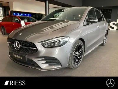 Gebraucht Mercedes B200 AMG 163 PS (119 kW) 2022 Grau Kleinwagen