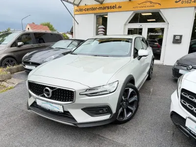 Gebraucht Volvo V60 CC Pro 197 PS (144 kW) 2022 Grau Kombi