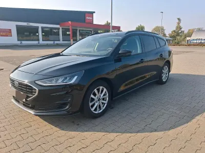 Gebraucht Ford Focus Cool & Connect 101 PS (74 kW) 2022 Schwarz Kombi