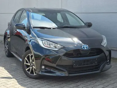 Gebraucht Toyota Yaris Hybrid Club 116 PS (85 kW) 2020 Night time Kleinwagen